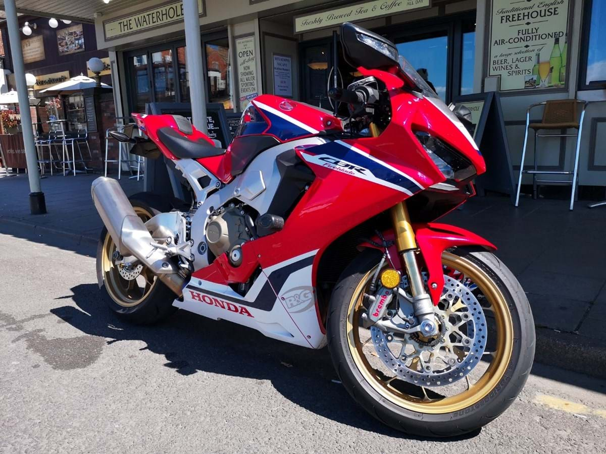 Honda Cbr1000rr Fireblade Sp Review 17 Thebikemarket