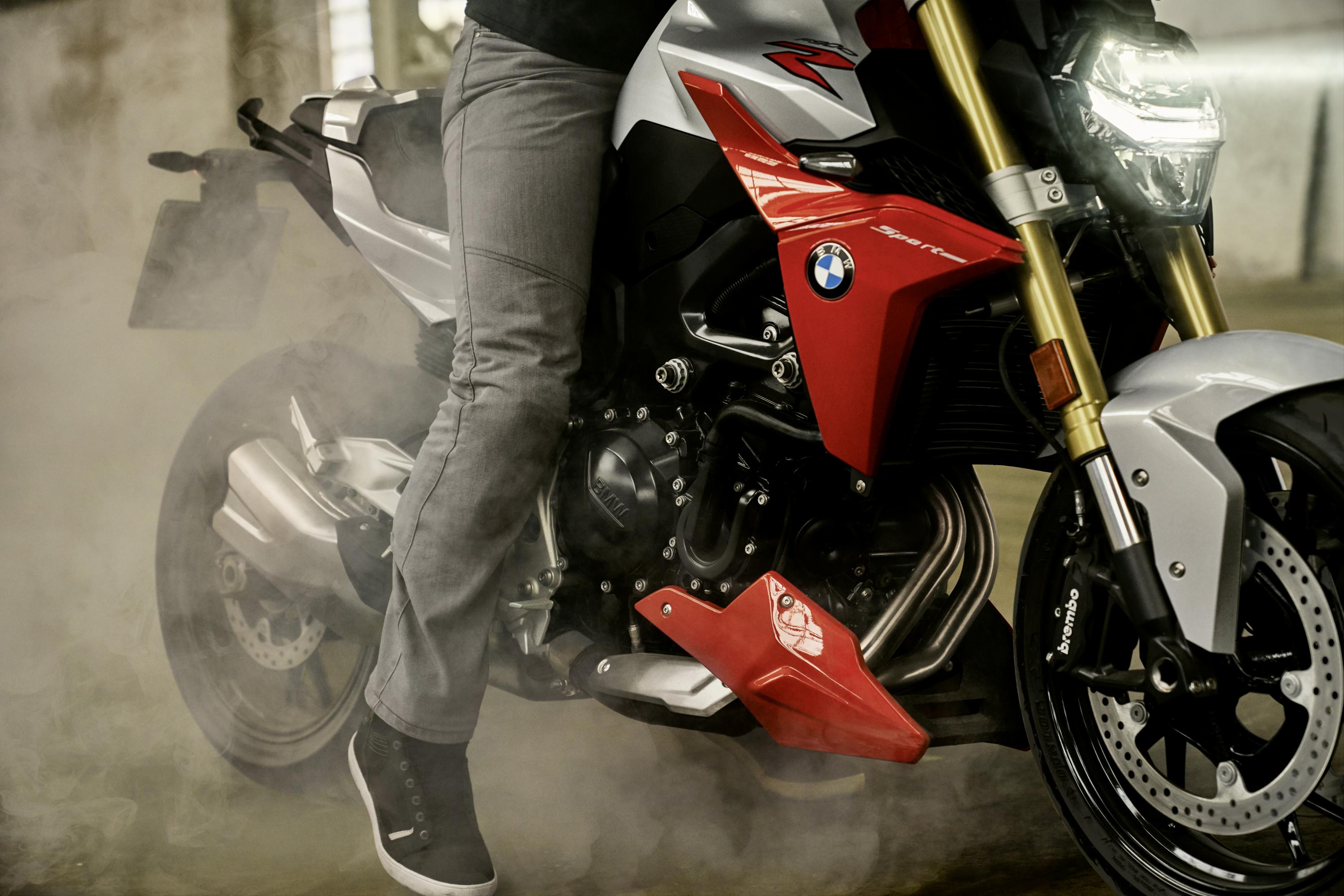 bmw f900r price