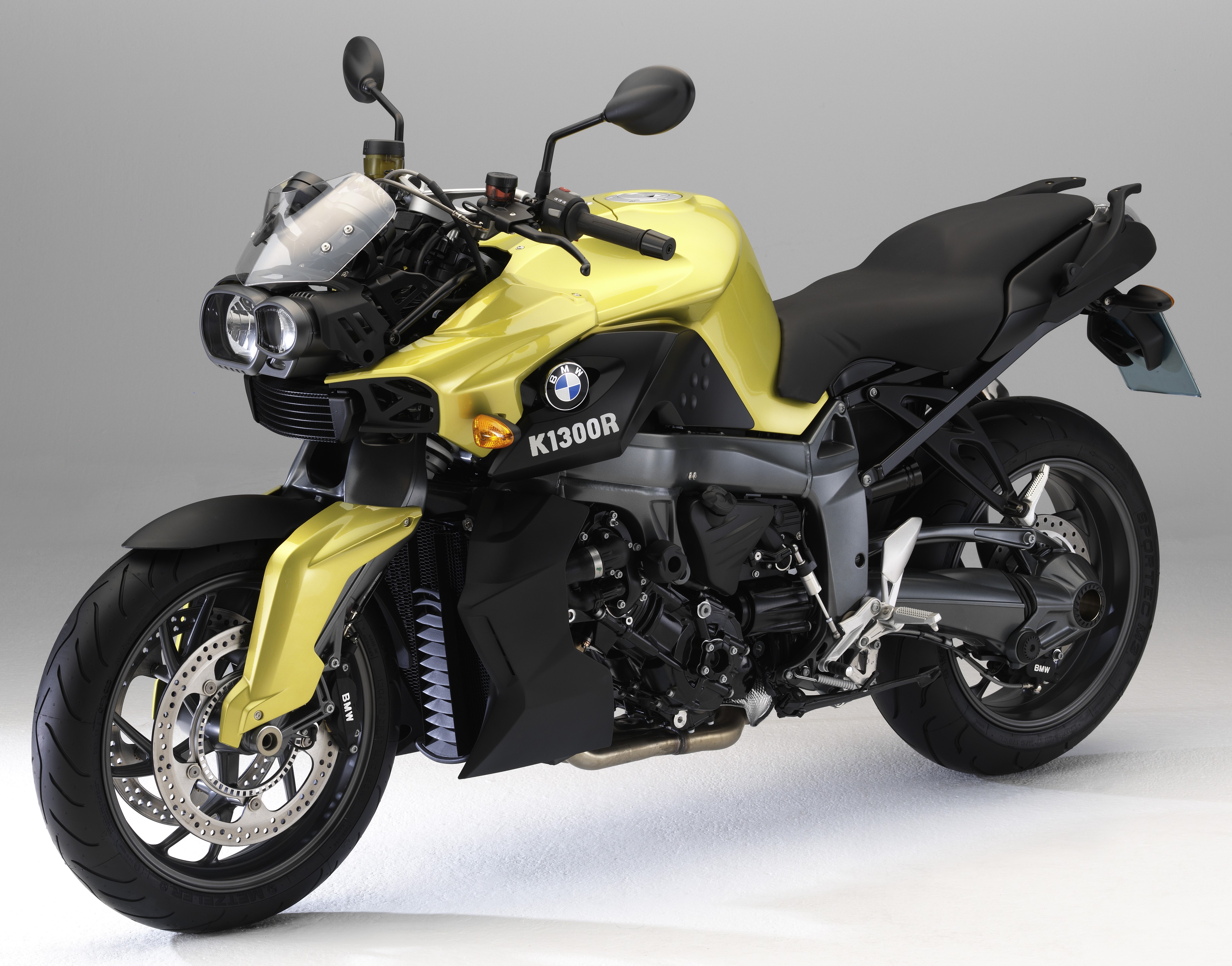 Покажи мотоциклы. BMW k1300r. Мотоцикл БМВ к1300r. BMW k1300r 2019. BMW k1300r 2020.