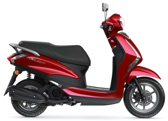 yamaha scooty red colour