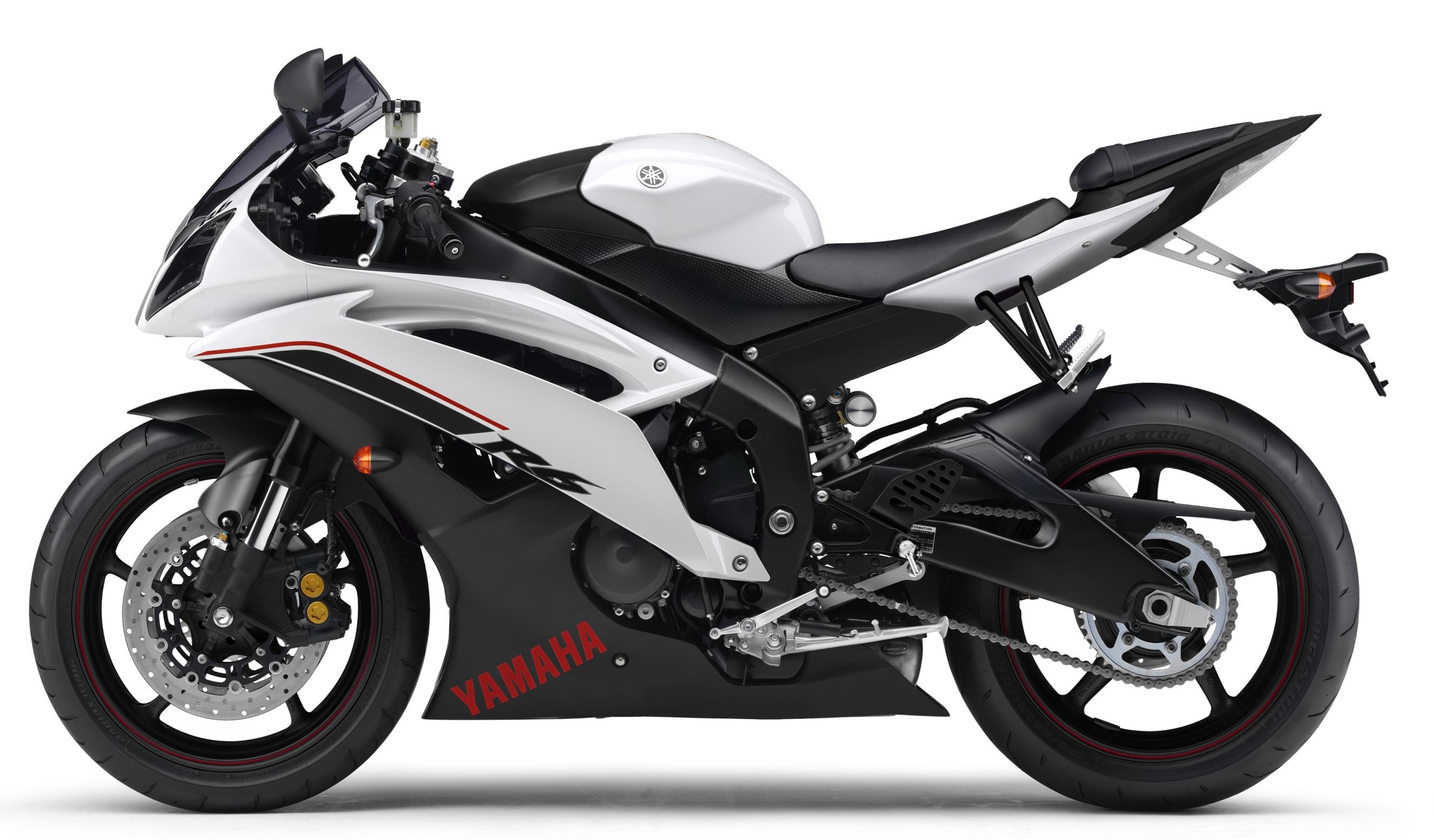 white and black yamaha r6